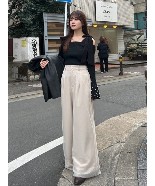 rienda(リエンダ)の「チュールレイヤードジャストウエストストレートパンツ(スラックス・レディース・ライトベージュ/グレー・SMALL/MEDIUM)」の6枚目の写真