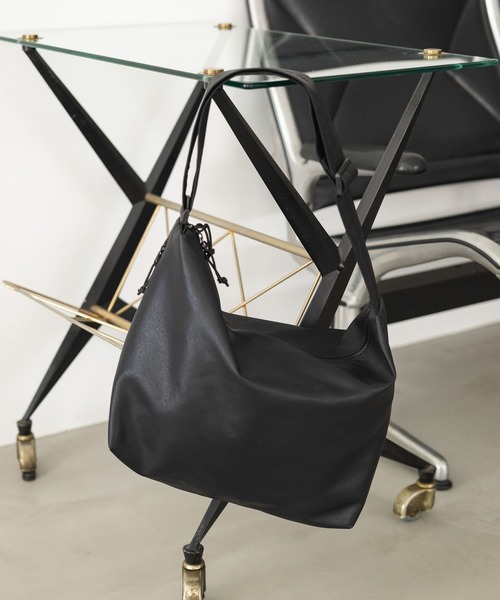 GLOBAL WORK（グローバルワーク）の「軽量PUショルダーS/319602（ショルダーバッグ・メンズ・ブラック/ダークブラウン/チャコールグレー・FREE）」の4枚目の写真