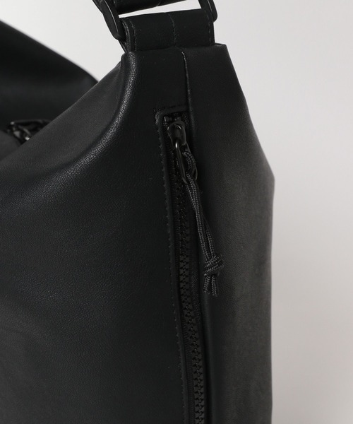 GLOBAL WORK（グローバルワーク）の「軽量PUショルダーS/319602（ショルダーバッグ・メンズ・ブラック/ダークブラウン/チャコールグレー・FREE）」の11枚目の写真