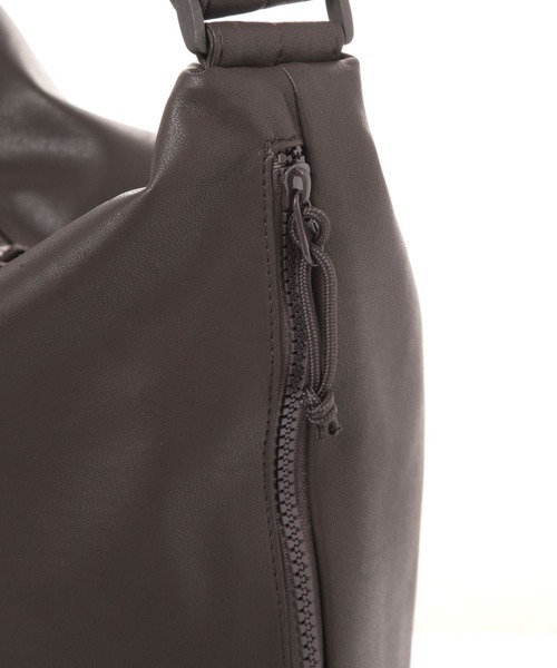 GLOBAL WORK（グローバルワーク）の「軽量PUショルダーS/319602（ショルダーバッグ・メンズ・ブラック/ダークブラウン/チャコールグレー・FREE）」の17枚目の写真