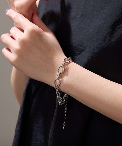 PAPILLONNER（パピヨネ）の「ステンレスチェーンブレスレット（ブレスレット・レディース・シルバー/ゴールド・FREE）」の2枚目の写真
