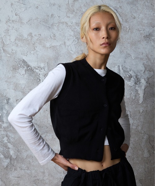 paradigm（パラダイム）の「【paradigm】コットンニットコンパクトベスト（ベスト・レディース・アイボリー/ブラック/グレー・SMALL/MEDIUM）」の2枚目の写真