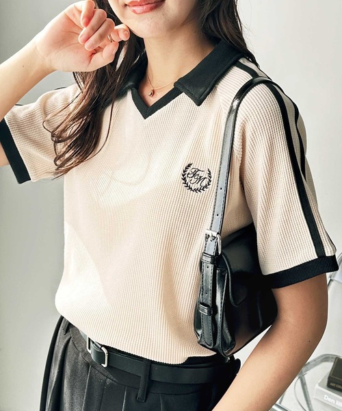 FIRST MOOD(ファーストムード)の「《FIRSTMOODコラボ》ダブルラインロゴ刺繍ポロ衿ワッフルTシャツ(Tシャツ/カットソー・レディース・アイボリー/ブラック・MEDIUM/LARGE)」の14枚目の写真