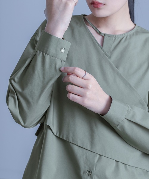 kOhAKU(コハク)の「アシメカシュクールシャツ(シャツ/ブラウス・レディース・オフホワイト/グリーン/ブラック・2/1)」の13枚目の写真