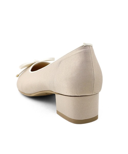chocolates(チョコラテス)の「晴雨兼用 ポインテッドトゥ サテンバレエパンプス【日本製】(バレエシューズ・レディース・ブラック/グレイッシュベージュ/ピンクベージュ・22cm/22.5cm/23cm/23.5cm/24cm/24.5cm/25cm)」の7枚目の写真