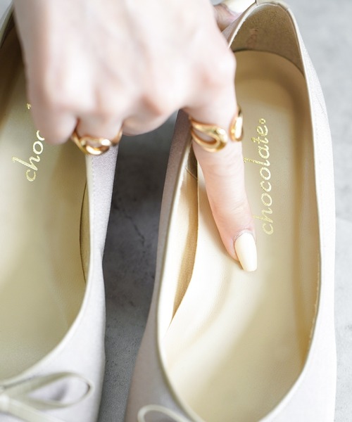 chocolates(チョコラテス)の「晴雨兼用 ポインテッドトゥ サテンバレエパンプス【日本製】(バレエシューズ・レディース・ブラック/グレイッシュベージュ/ピンクベージュ・22cm/22.5cm/23cm/23.5cm/24cm/24.5cm/25cm)」の20枚目の写真