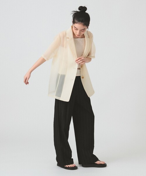 Ray BEAMS(レイビームス)の「オーガンジー ハーフスリーブ ジャケット(テーラードジャケット・レディース・ベージュ/ブラック・0/1)」の4枚目の写真