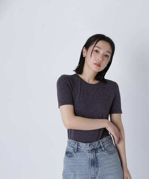 NATURAL BEAUTY BASIC(ナチュラルビューティーベーシック)の「◇【Oggi掲載】シアーストレッチTシャツ(Tシャツ/カットソー・レディース・ベージュ/チャコールグレー/オフホワイト・FREE)」の6枚目の写真