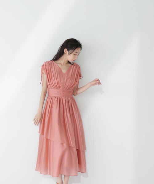 NATURAL BEAUTY BASIC（ナチュラルビューティーベーシック）の「◇Ｖネックティアードワンピース（ワンピース・レディース・ピンク/ベージュ/ブラック・MEDIUM/SMALL/P/S）」の11枚目の写真