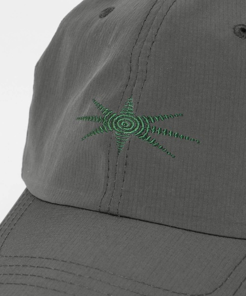 SENSE OF PLACE by URBAN RESEARCH(センスオブプレイスバイアーバンリサーチ)の「コード付きロゴキャップ(キャップ・メンズ・ブラック/チャコールグレー・ONE)」の8枚目の写真