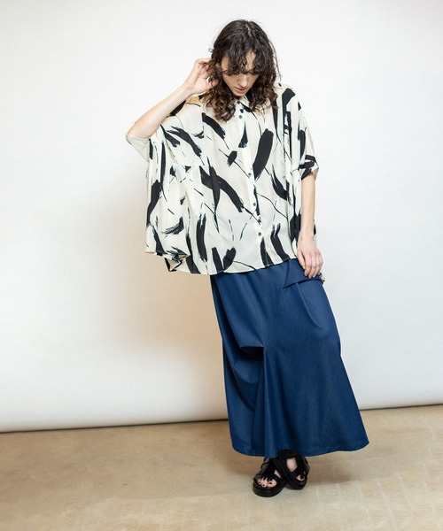 OSMOSIS(オズモーシス)の「サイドプリーツプリントブラウス(シャツ/ブラウス・レディース・アイボリー/ライトグリーン/ベージュ・ONE SIZE)」の6枚目の写真