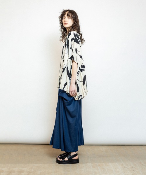 OSMOSIS(オズモーシス)の「サイドプリーツプリントブラウス(シャツ/ブラウス・レディース・アイボリー/ライトグリーン/ベージュ・ONE SIZE)」の7枚目の写真