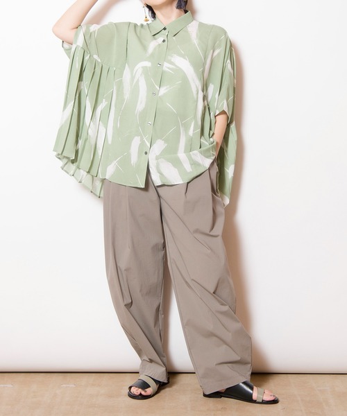 OSMOSIS(オズモーシス)の「サイドプリーツプリントブラウス(シャツ/ブラウス・レディース・アイボリー/ライトグリーン/ベージュ・ONE SIZE)」の11枚目の写真