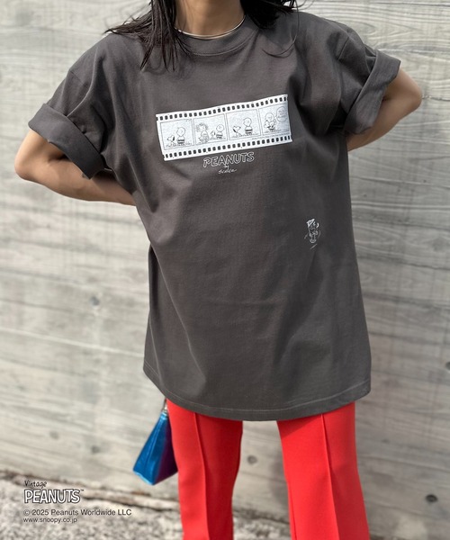 Vintage PEANUTS（ビンテージピーナッツ）の「【Peanuts】別注 スヌーピーFILMプリント半袖Tシャツ（Tシャツ/カットソー・レディース・スミクロ/オートミール/ホワイト・MEDIUM/LARGE）」の18枚目の写真