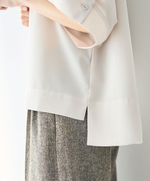 YECCA VECCA（イェッカヴェッカ）の「ドルマンブラウス（シャツ/ブラウス・レディース・ライトベージュ/サックスブルー/ネイビー・FREE）」の5枚目の写真