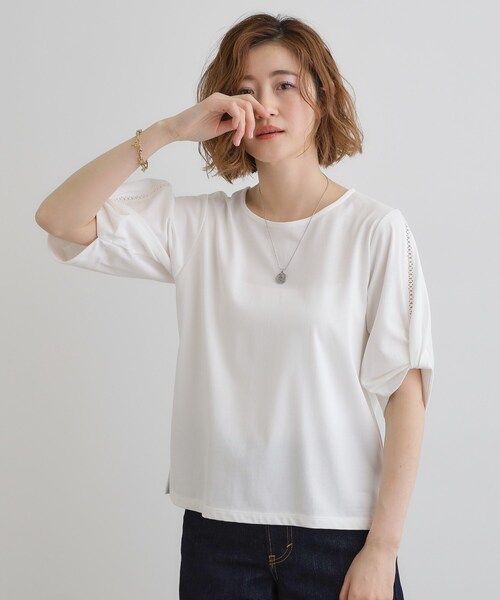 grove（グローブ）の「【接触冷感・UVカットetc】レース切替え袖ねじりプルオーバー（Tシャツ/カットソー・レディース・オフホワイト/スミクロ/ブルー・02/01/03/04/05）」の5枚目の写真