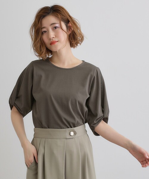 grove（グローブ）の「【接触冷感・UVカットetc】レース切替え袖ねじりプルオーバー（Tシャツ/カットソー・レディース・オフホワイト/スミクロ/ブルー・02/01/03/04/05）」の8枚目の写真