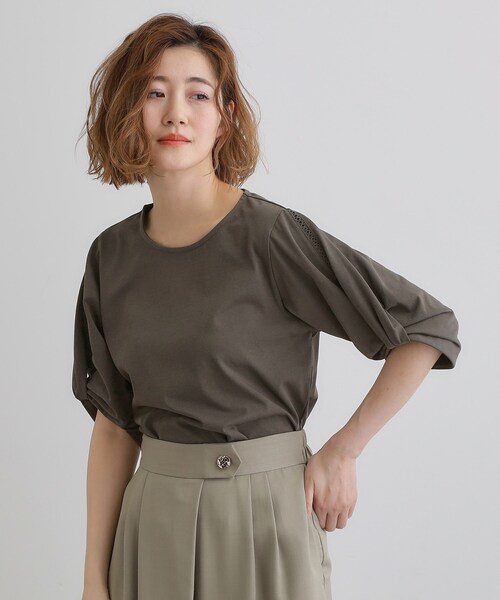 grove（グローブ）の「【接触冷感・UVカットetc】レース切替え袖ねじりプルオーバー（Tシャツ/カットソー・レディース・オフホワイト/スミクロ/ブルー・02/01/03/04/05）」の9枚目の写真