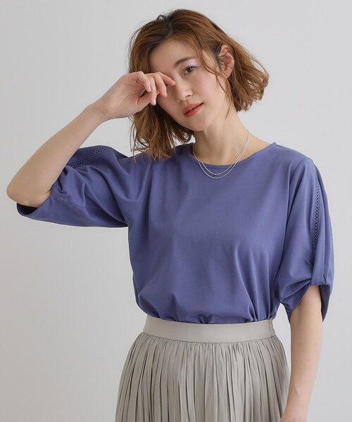 grove（グローブ）の「【接触冷感・UVカットetc】レース切替え袖ねじりプルオーバー（Tシャツ/カットソー・レディース・オフホワイト/スミクロ/ブルー・02/01/03/04/05）」の13枚目の写真