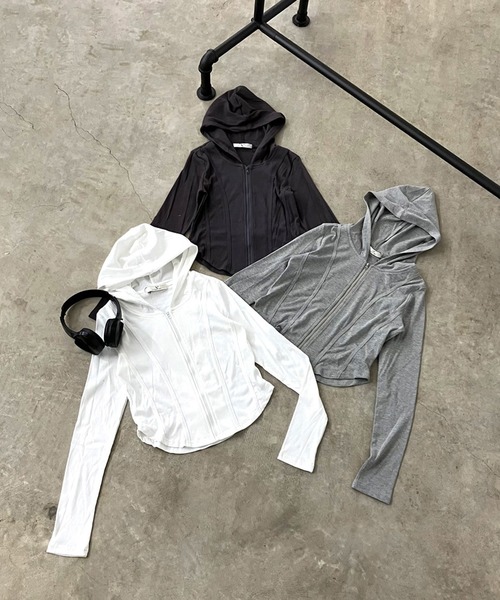 non-hedge(ノンヘッジ)の「切替ジップショート丈パーカー(パーカー・レディース・チャコールグレー/グレー/オフホワイト・FREE)」の7枚目の写真