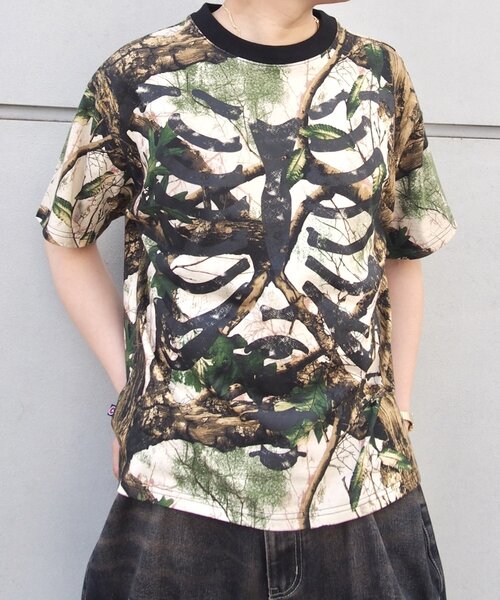 WHO'S WHO gallery(フーズフーギャラリー)の「【2サイズ/UNISEX】COOPER FACTボーンTEE(Tシャツ/カットソー・レディース・ホワイト/ブラック/ブラウン・LARGE/MEDIUM)」の1枚目の写真