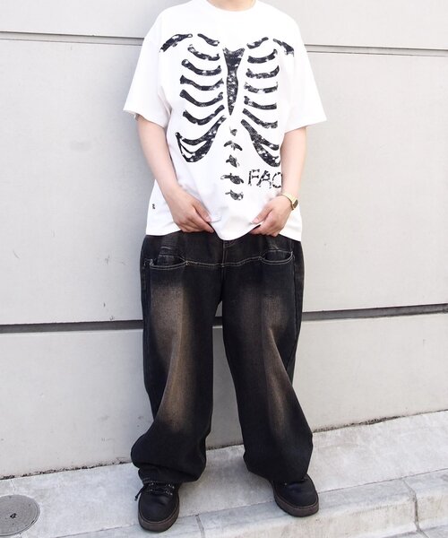WHO'S WHO gallery(フーズフーギャラリー)の「【2サイズ/UNISEX】COOPER FACTボーンTEE(Tシャツ/カットソー・レディース・ホワイト/ブラック/ブラウン・LARGE/MEDIUM)」の6枚目の写真