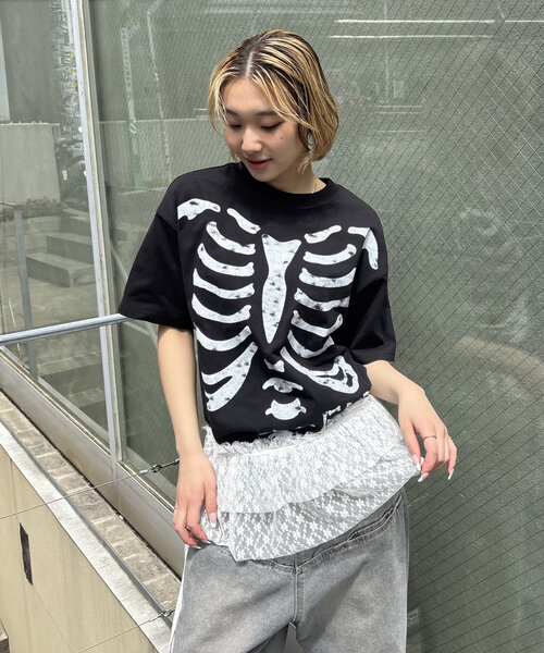 WHO'S WHO gallery(フーズフーギャラリー)の「【2サイズ/UNISEX】COOPER FACTボーンTEE(Tシャツ/カットソー・レディース・ホワイト/ブラック/ブラウン・LARGE/MEDIUM)」の5枚目の写真