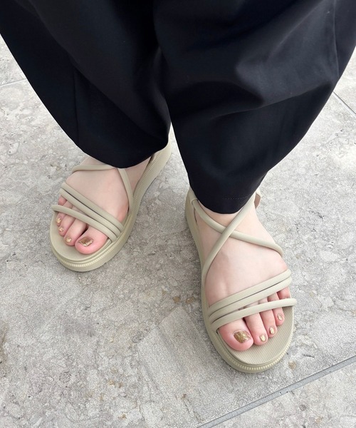 ORiental TRaffic（オリエンタルトラフィック）の「チューブストラップスポーツサンダル/55204（サンダル・レディース・ベージュ/モカ/ブラック・LL/S/M/L/3L/SS）」の3枚目の写真