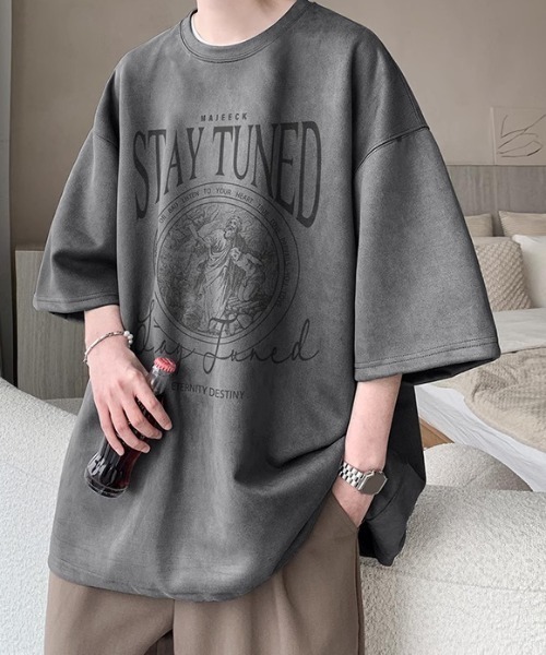 link lot(リンクロット)の「フェイクスエードプリントBIGT ビッグロゴ 男女兼用 ストレッチ素材(Tシャツ/カットソー・メンズ・ブラック/グレー/アイボリー/グリーン・L/M)」の4枚目の写真