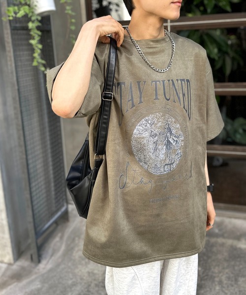 link lot(リンクロット)の「フェイクスエードプリントBIGT ビッグロゴ 男女兼用 ストレッチ素材(Tシャツ/カットソー・メンズ・ブラック/グレー/アイボリー/グリーン・L/M)」の1枚目の写真