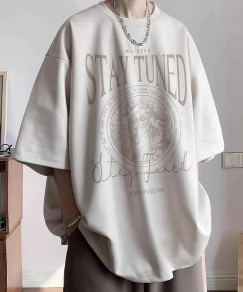 link lot(リンクロット)の「フェイクスエードプリントBIGT ビッグロゴ 男女兼用 ストレッチ素材(Tシャツ/カットソー・メンズ・ブラック/グレー/アイボリー/グリーン・L/M)」の2枚目の写真