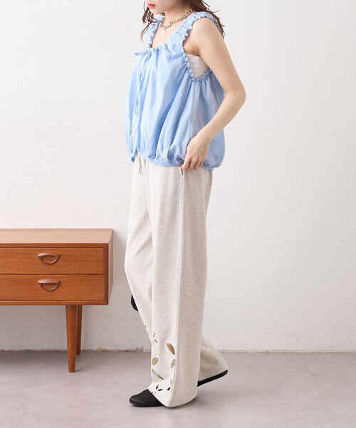 w closet（ダブルクローゼット）の「ノースリバルーンブラウス（シャツ/ブラウス・レディース・オフホワイト/ブラック/サックスブルー・FREE）」の7枚目の写真