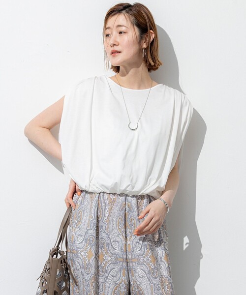 23区(ニジュウサンク)の「【SLOW/一部店舗限定】ファインゲージ ギャザー Tシャツ(Tシャツ/カットソー・レディース・ホワイト系/ライラック系・32)」の1枚目の写真