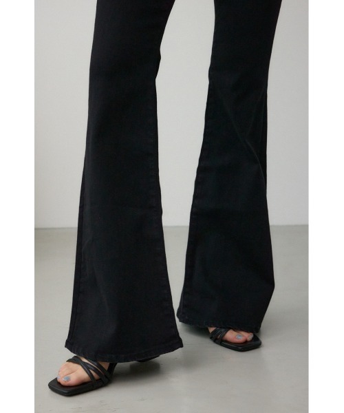AZUL by moussy（アズールバイマウジー）の「AZUL DENIM フレアデニム（デニムパンツ・レディース・ライトブルー/ライトブラック/ブルー/ブラック/ワンウォッシュ・X-SMALL/SMALL/MEDIUM/LARGE）」の14枚目の写真
