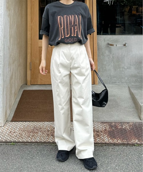 LE MORE(リモア)の「"ROYAL GOLD" ロゴTシャツ(Tシャツ/カットソー・レディース・アイボリー/チャコール・FREE)」の6枚目の写真