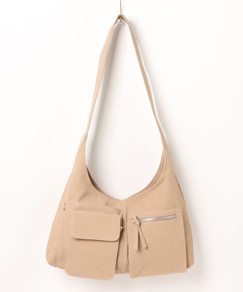 forksy.(フォルクシー)の「【forksy.】ビッグアウトポケットワンショルダーバッグ(ショルダーバッグ・レディース・ブラック/ライトベージュ・FREE)」の21枚目の写真