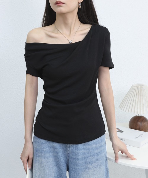 MAISON DE THERESE（メゾン ド テレーズ）の「シーバー（ギャザー）アシンメトリー オフショルダー ボートネック 半袖Tシャツ（Tシャツ/カットソー・レディース・アイボリー/ブルー/イエロー/ピンク/Cream/ブラック・S/M/L）」の2枚目の写真