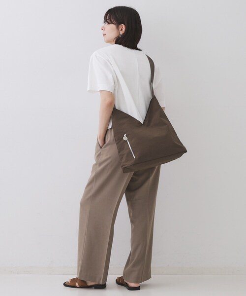 OPAQUE.CLIP（オペークドットクリップ）の「【A4サイズ対応／長さ調整可能】ダブルトライアングルデザインショルダーバッグ（ショルダーバッグ・レディース・ブラウン系その他/ブラック/グレー・00）」の9枚目の写真