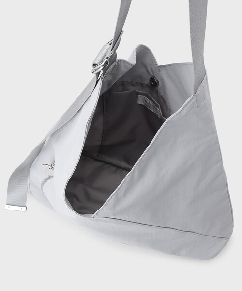 OPAQUE.CLIP（オペークドットクリップ）の「【A4サイズ対応／長さ調整可能】ダブルトライアングルデザインショルダーバッグ（ショルダーバッグ・レディース・ブラウン系その他/ブラック/グレー・00）」の16枚目の写真