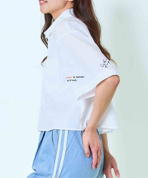GORGE(ゴージ)の「《クロップ丈×刺繍アクセント》レディース 半袖シャツ ストライプ 無地 春夏秋(シャツ/ブラウス・レディース・ストライプ/オフホワイト/サックスブルー・F)」の5枚目の写真