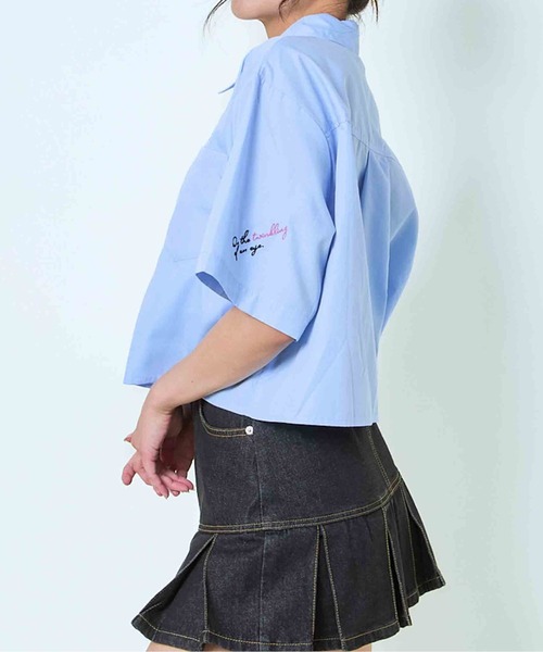 GORGE(ゴージ)の「《クロップ丈×刺繍アクセント》レディース 半袖シャツ ストライプ 無地 春夏秋(シャツ/ブラウス・レディース・ストライプ/オフホワイト/サックスブルー・F)」の8枚目の写真