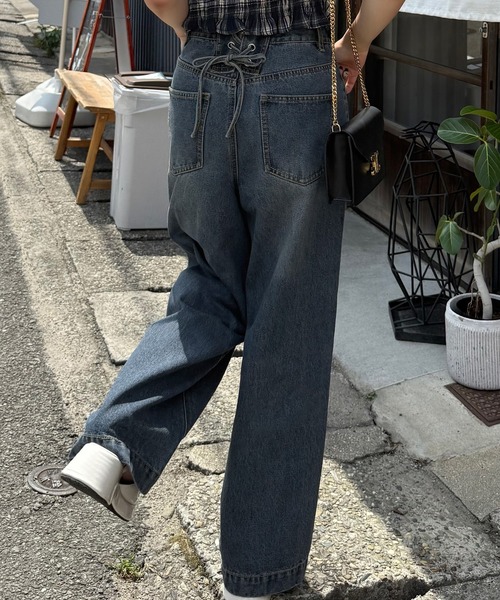 junoah(ジュノア)の「バックレースアップデニムワイドパンツ(デニムパンツ・レディース・ライトブルー/ブラック/ネイビー・LARGE/MEDIUM/SMALL)」の4枚目の写真