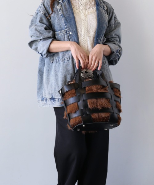 sankyo shokai（サンキョウショウカイ）の「牛床革 2way かごバッグ（かごバッグ・レディース・グレイッシュベージュ/ブラック・FREE）」の13枚目の写真