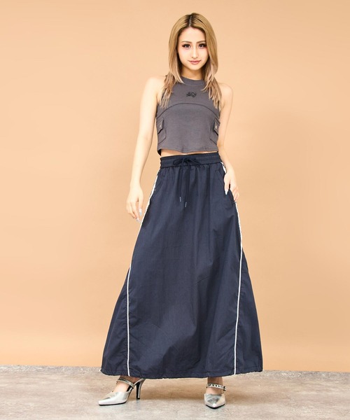 ANAP（アナップ）の「メタリックプリントデザインタンクトップ（タンクトップ・レディース・ホワイト/カーキ/ダークグレー・FREE）」の13枚目の写真