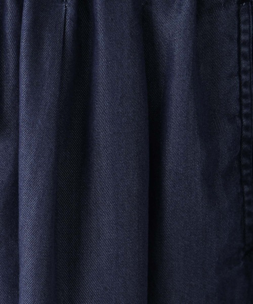 Elura(エルーラ)の「ライトギャザーデニム / 580448(デニムパンツ・レディース・ネイビー/ブルー・MEDIUM/LARGE)」の16枚目の写真