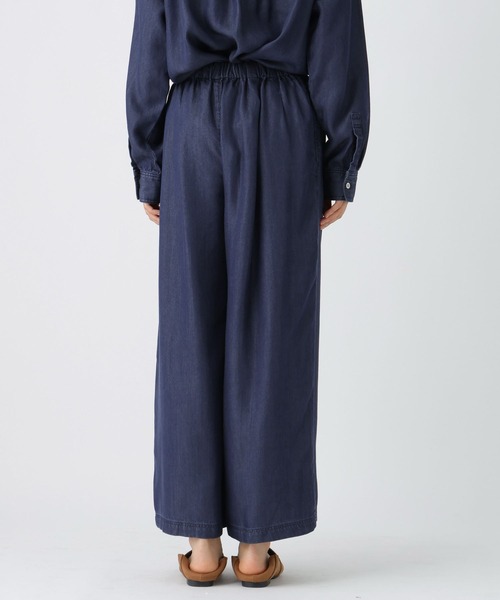 Elura(エルーラ)の「ライトギャザーデニム / 580448(デニムパンツ・レディース・ネイビー/ブルー・MEDIUM/LARGE)」の10枚目の写真
