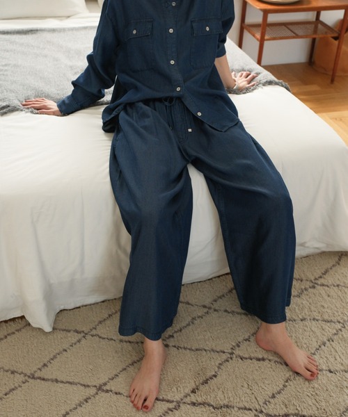 Elura(エルーラ)の「ライトギャザーデニム / 580448(デニムパンツ・レディース・ネイビー/ブルー・MEDIUM/LARGE)」の19枚目の写真