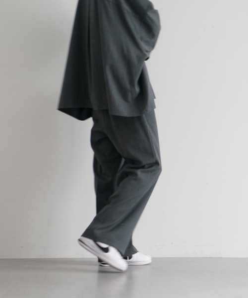 WhoWhat(フーワット)の「【EXCLUSIVE】WHOWHAT Wool twill trousers(スラックス・メンズ・ダークグレー/ライトグレー・MEDIUM/SMALL)」の3枚目の写真