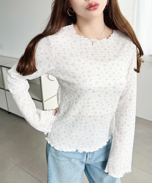 moment+(モーメントプラス)の「ドット&花柄フレアスリーブシャーリング長袖カットソープルオーバー(Tシャツ/カットソー・レディース・ブラック/アイボリー/ホワイト系その他/イエロー系その他/オフホワイト/ブラック系その他/ナチュラル・M)」の8枚目の写真