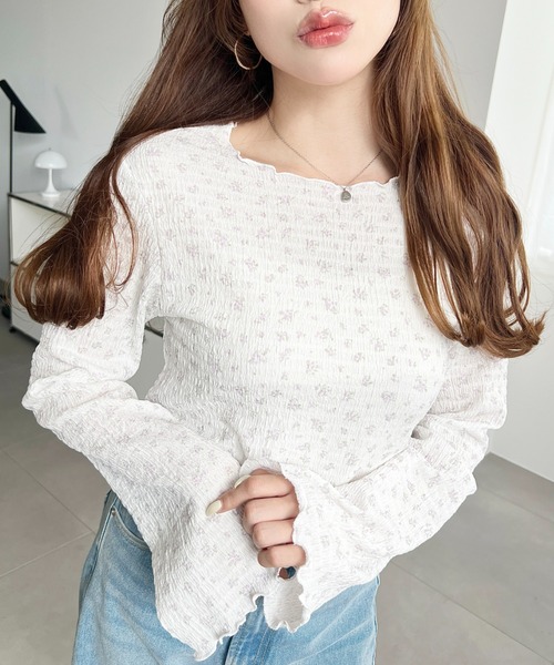 moment+(モーメントプラス)の「ドット&花柄フレアスリーブシャーリング長袖カットソープルオーバー(Tシャツ/カットソー・レディース・ブラック/アイボリー/ホワイト系その他/イエロー系その他/オフホワイト/ブラック系その他/ナチュラル・M)」の11枚目の写真